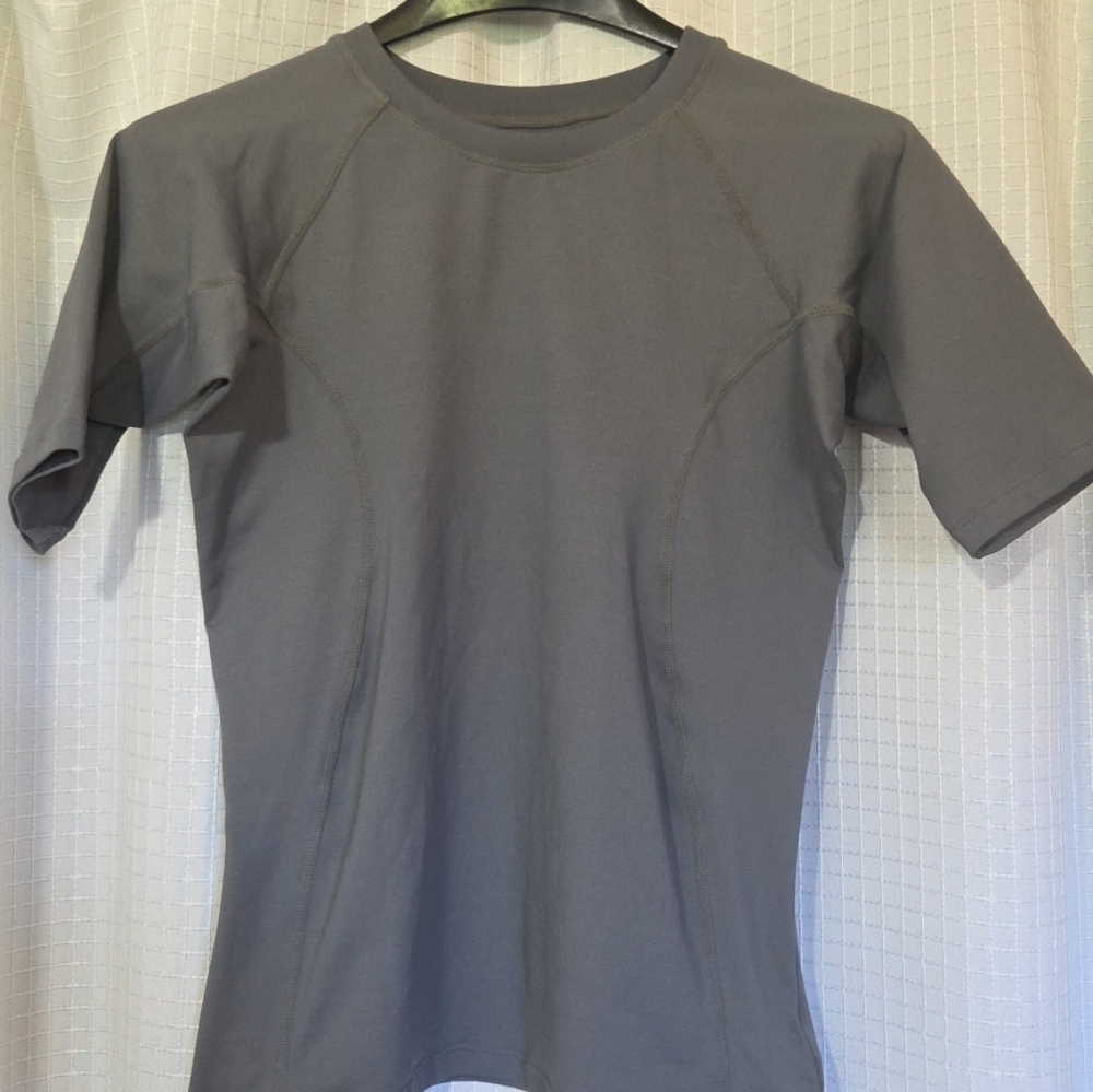 Private Island Rash Guard Top Size S Gray NEW